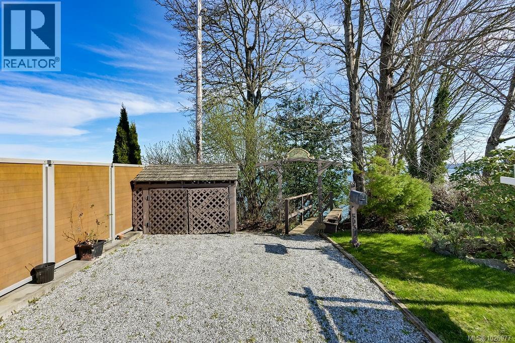 5037 CORDOVA BAY - 24