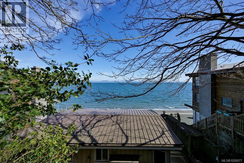 5037 CORDOVA BAY - 28