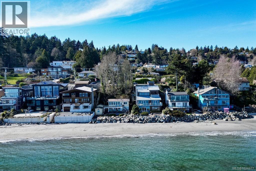 5037 CORDOVA BAY - 29