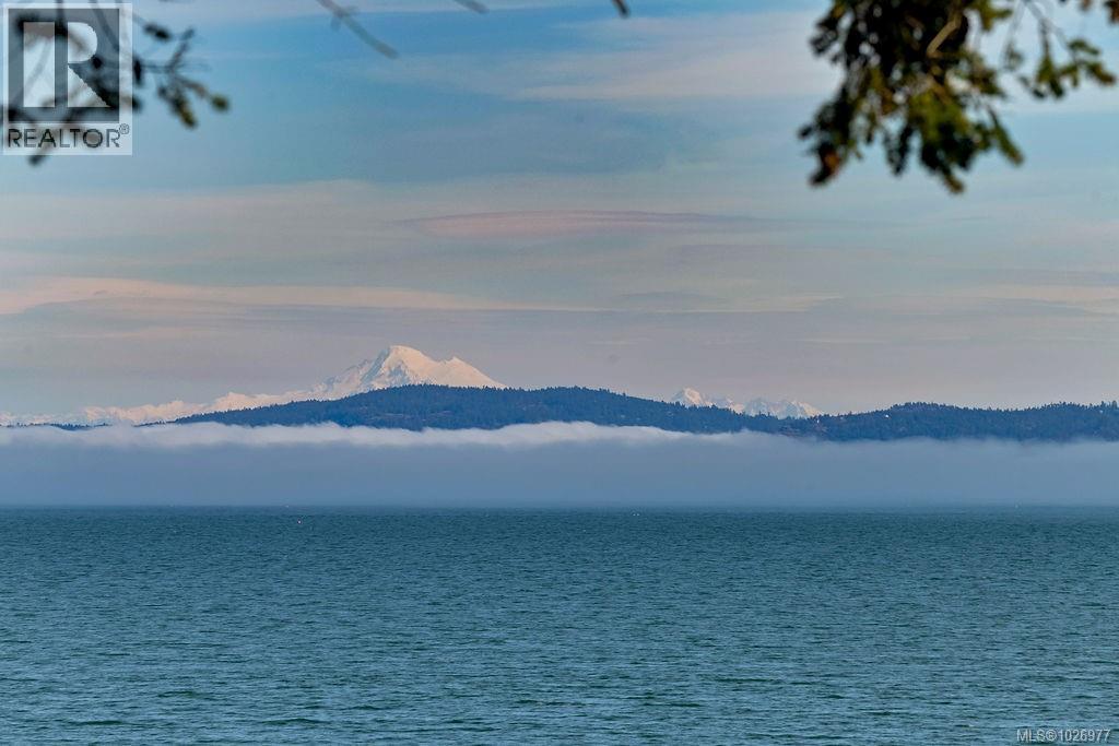 5037 Cordova Bay - 3
