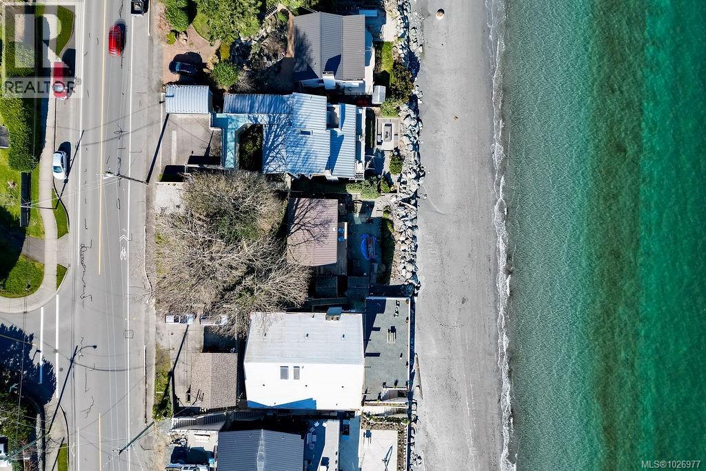 5037 CORDOVA BAY - 30