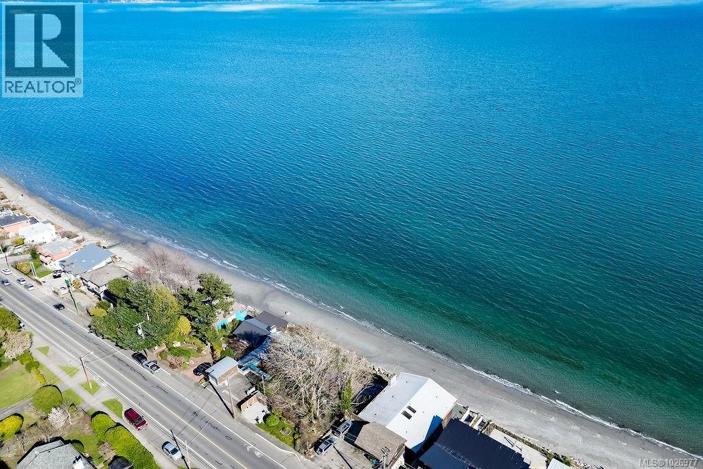 5037 CORDOVA BAY - 33