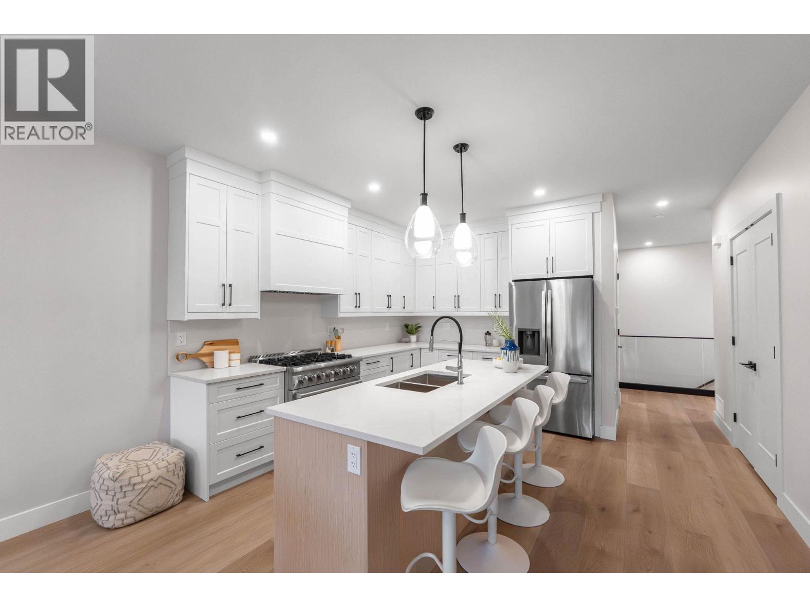  1671 Harbour View Crescent, Kelowna