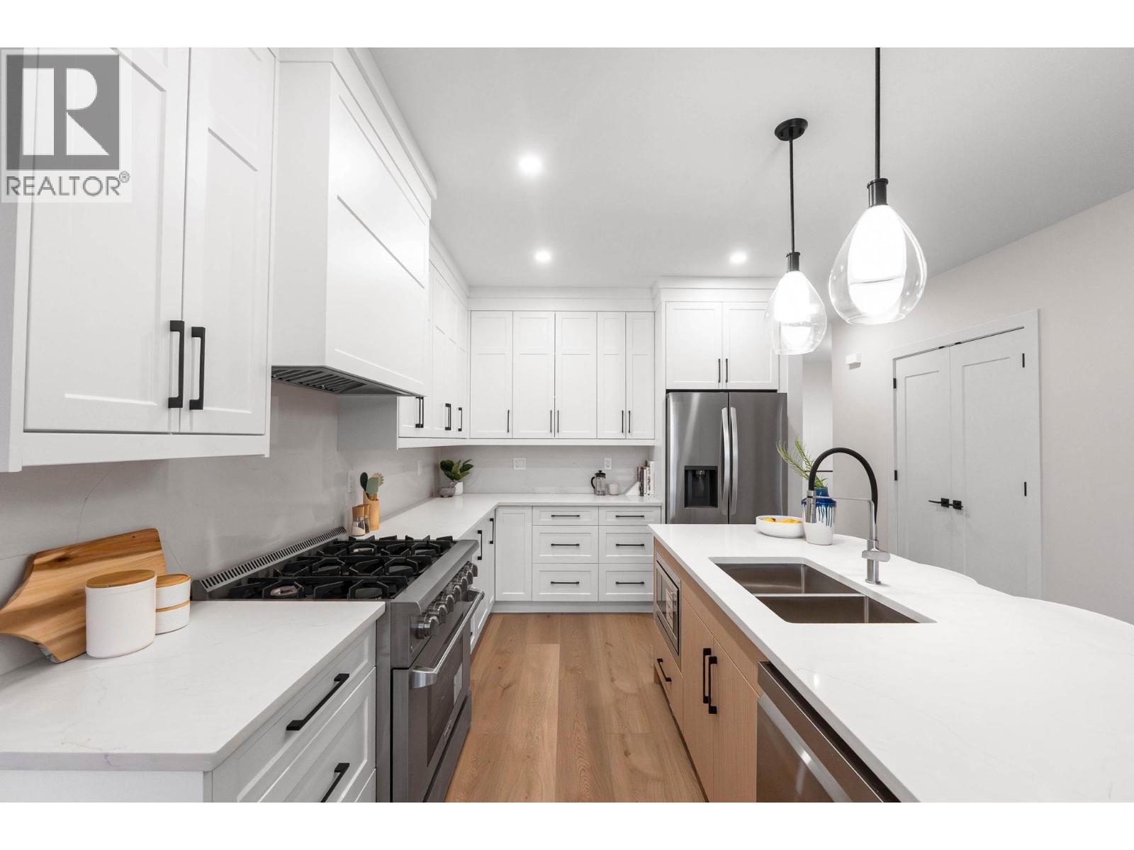  1671 Harbour View Crescent, Kelowna