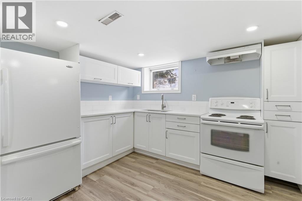 880 LAWRENCE Road - 35