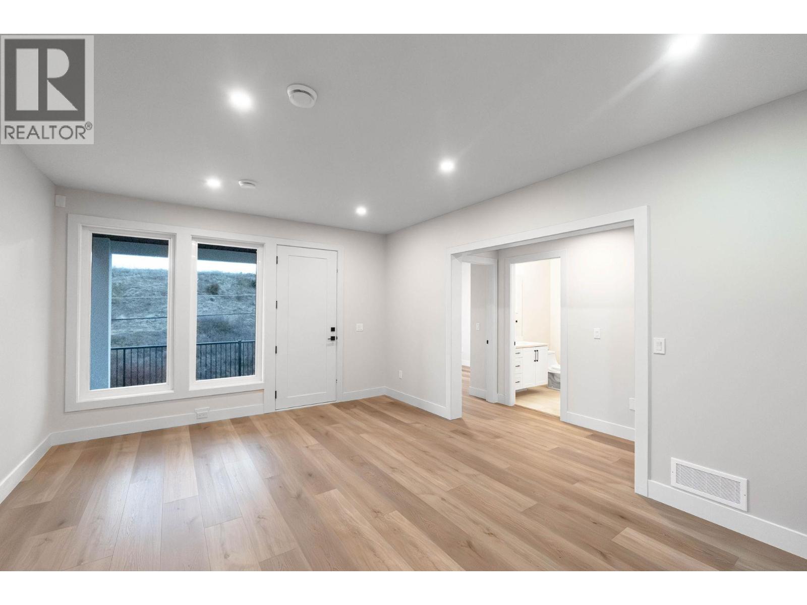  1671 Harbour View Crescent, Kelowna