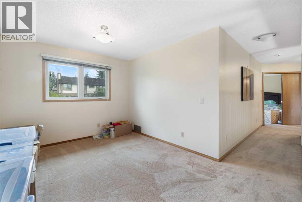 Single Family House for Sale in  Woodfield Road SW Woodbine Calgary 