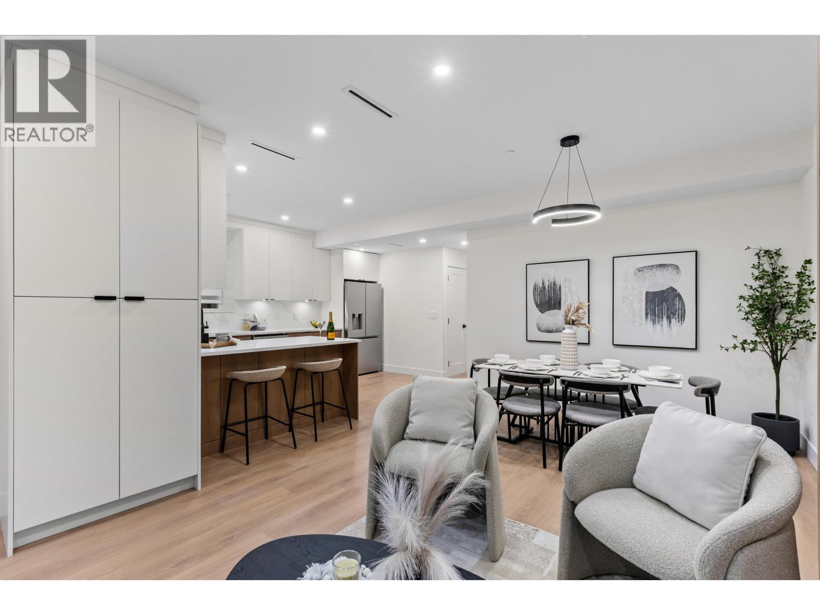 1 435 47TH Avenue - photo 2