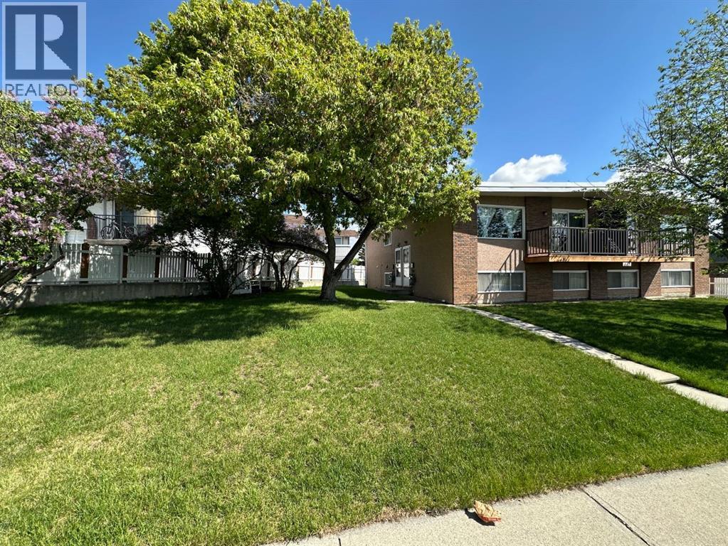 Multi-family House for Sale in  Huntsville Crescent NW Huntington Hills Calgary 