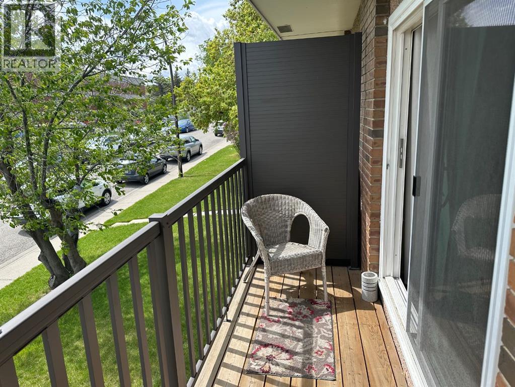 Multi-family House for Sale in  Huntsville Crescent NW Huntington Hills Calgary 