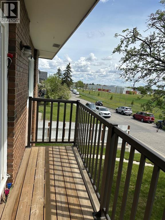 Multi-family House for Sale in  Huntsville Crescent NW Huntington Hills Calgary 