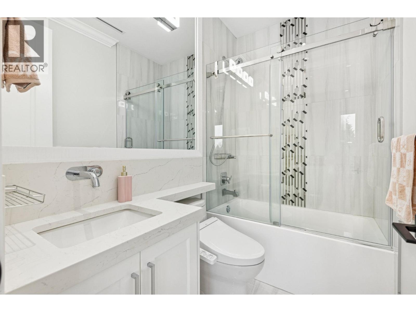 8580 CAMDEN Crescent, Richmond