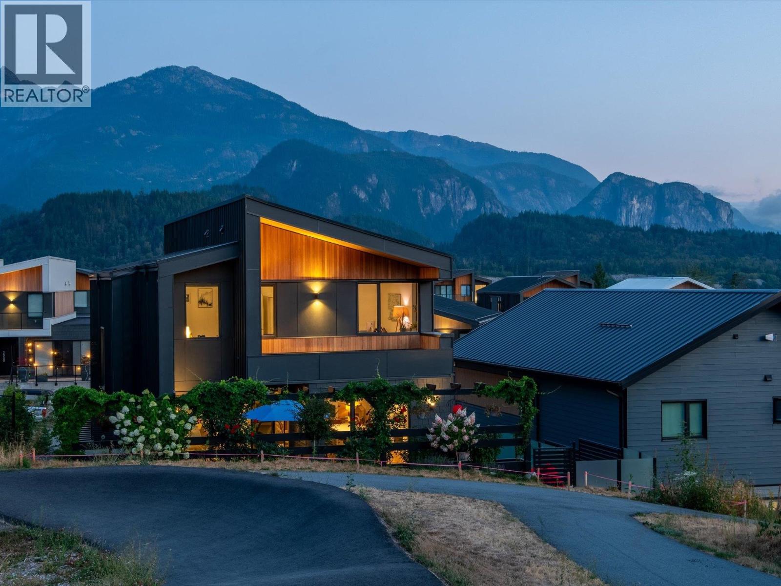 2929 SNOWBERRY PLACE, Squamish