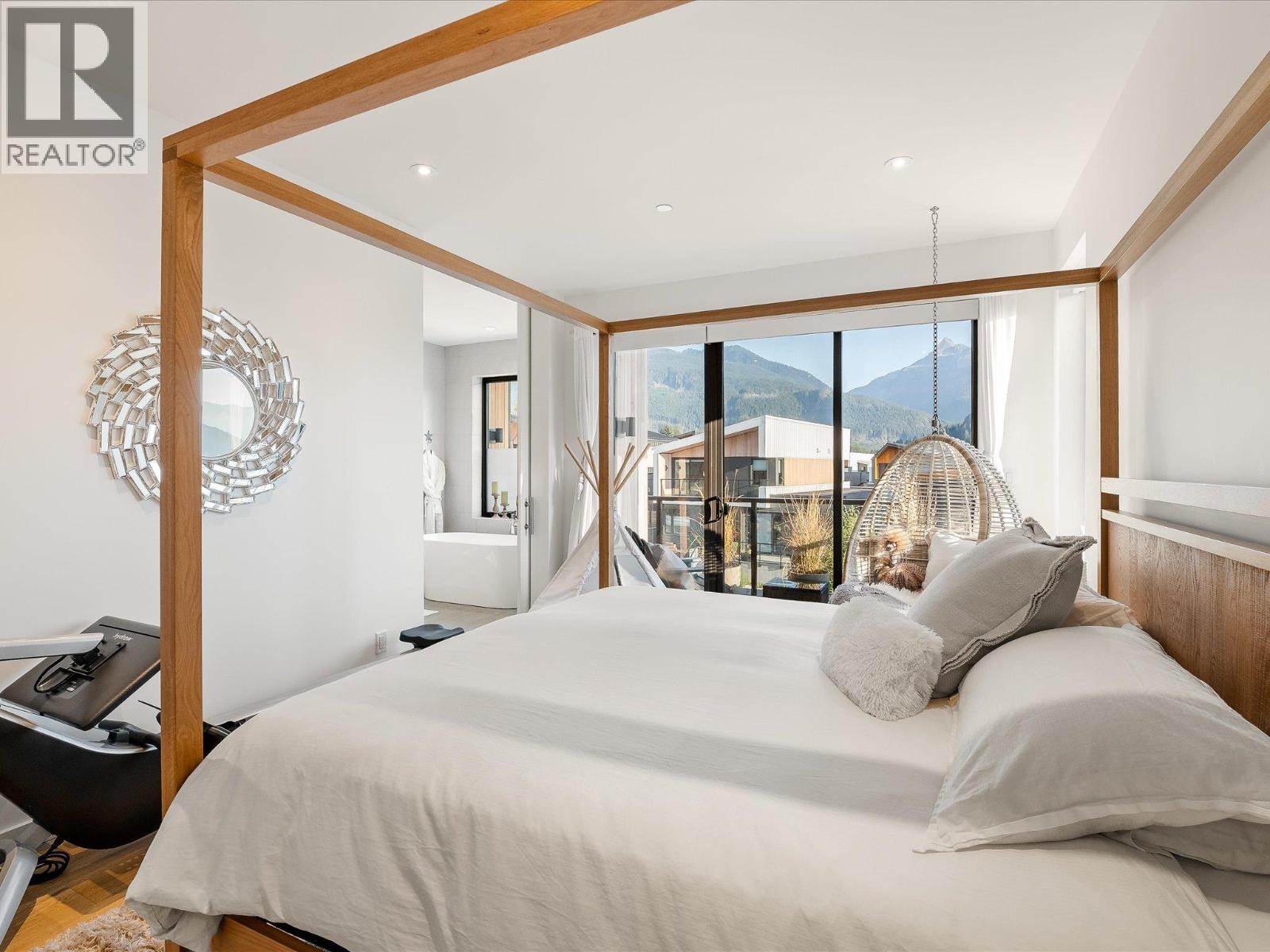 2929 SNOWBERRY PLACE, Squamish