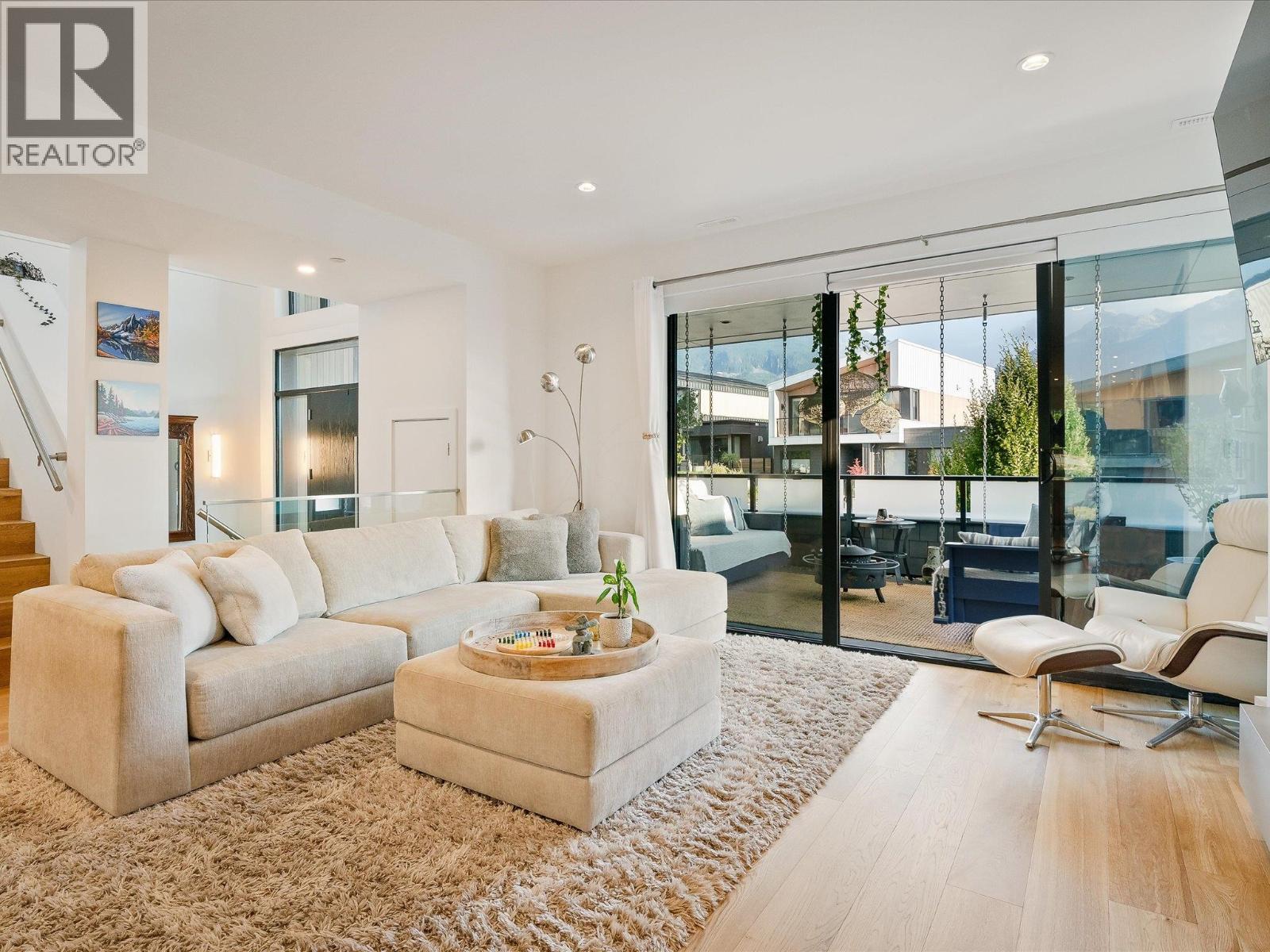 2929 SNOWBERRY PLACE, Squamish