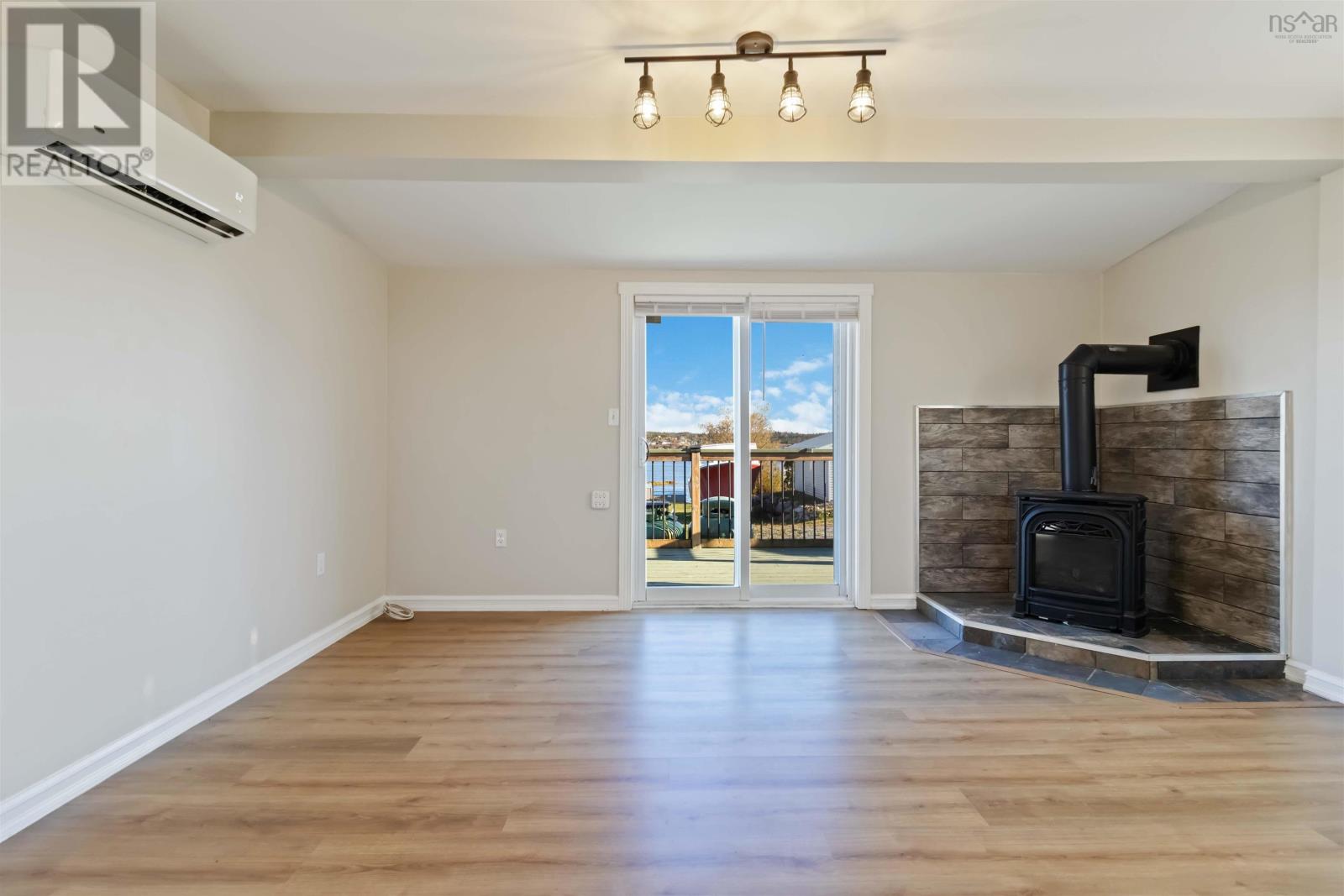 Property 14 of 49 of 78 West Dover Road