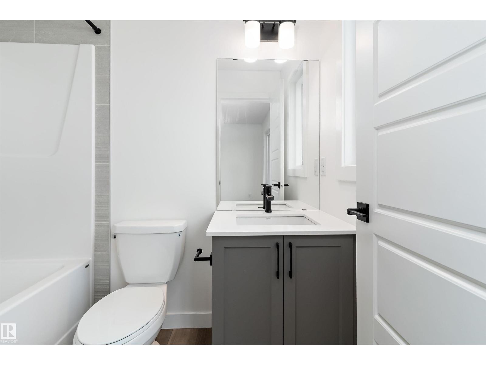 1062 MCLEOD AV, Spruce Grove