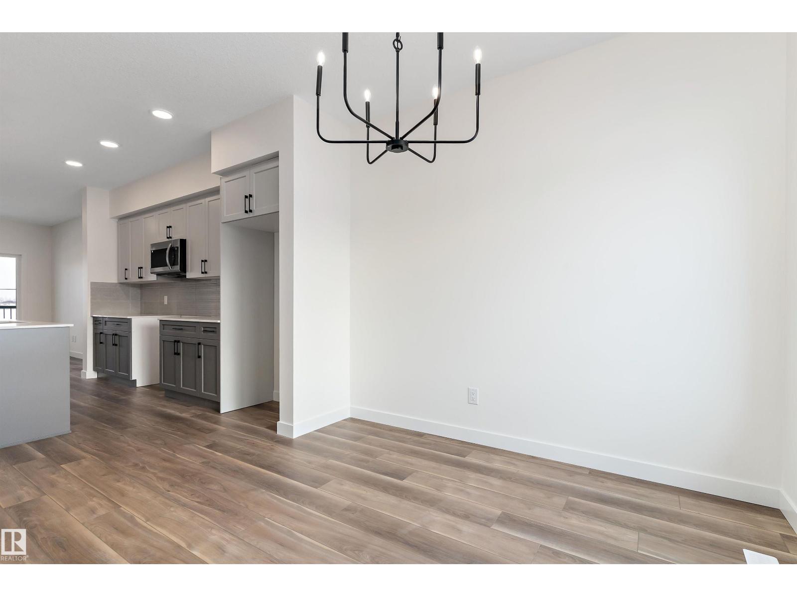 1062 MCLEOD AV, Spruce Grove