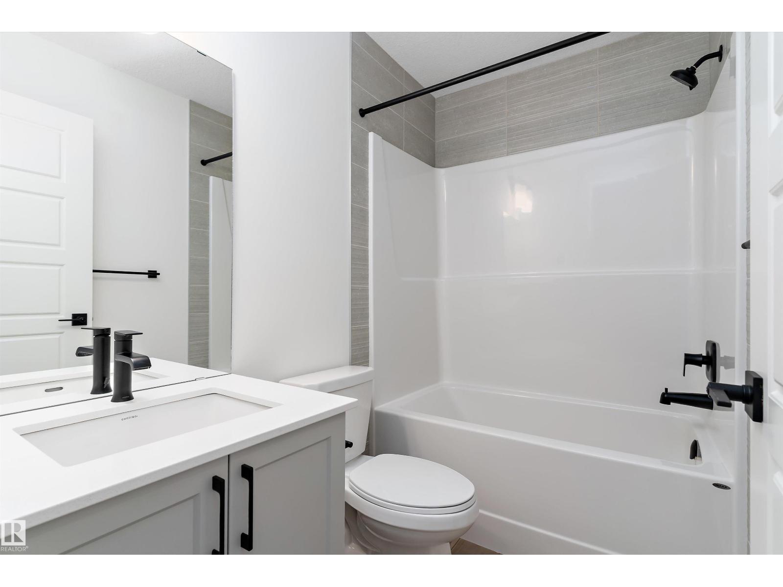 1062 MCLEOD AV, Spruce Grove