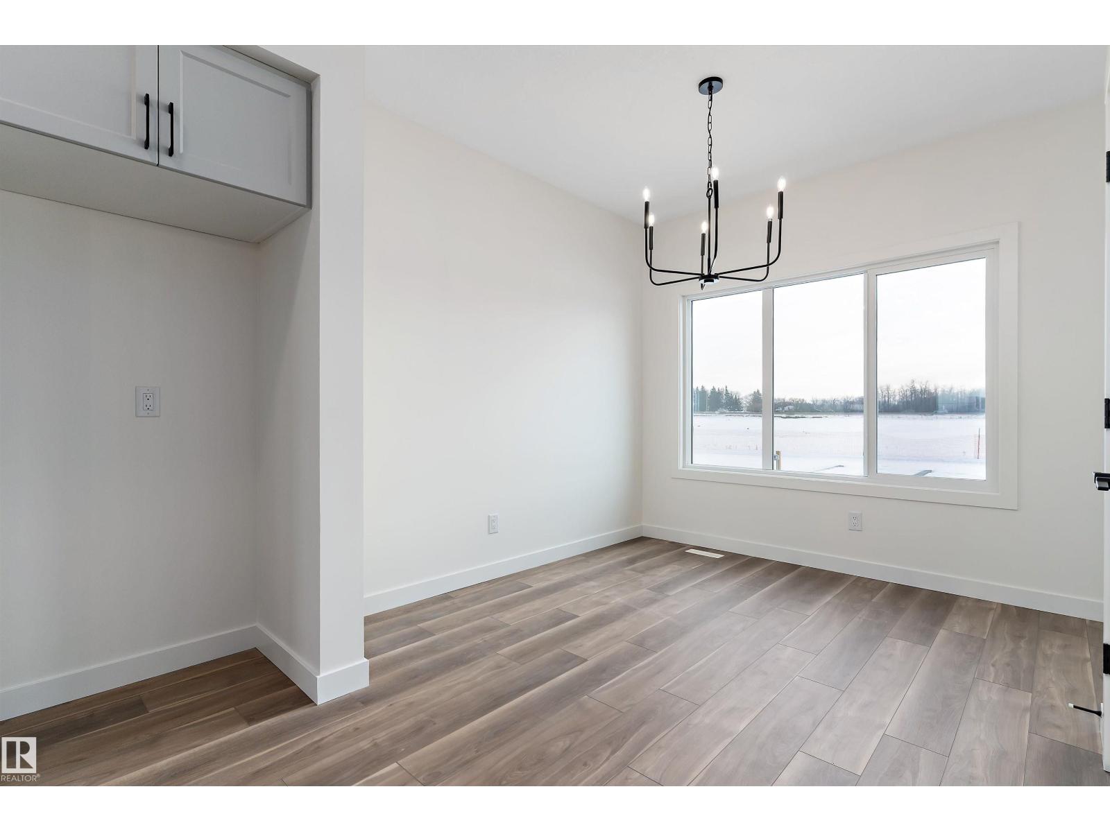 1062 MCLEOD AV, Spruce Grove