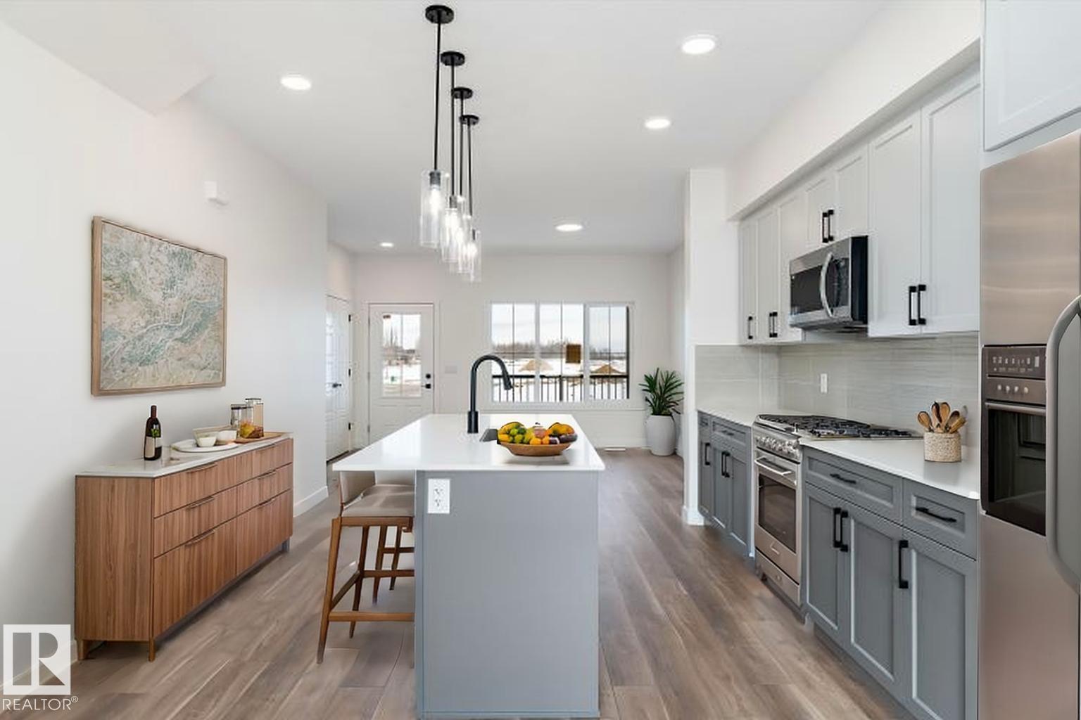 1062 MCLEOD AV, Spruce Grove