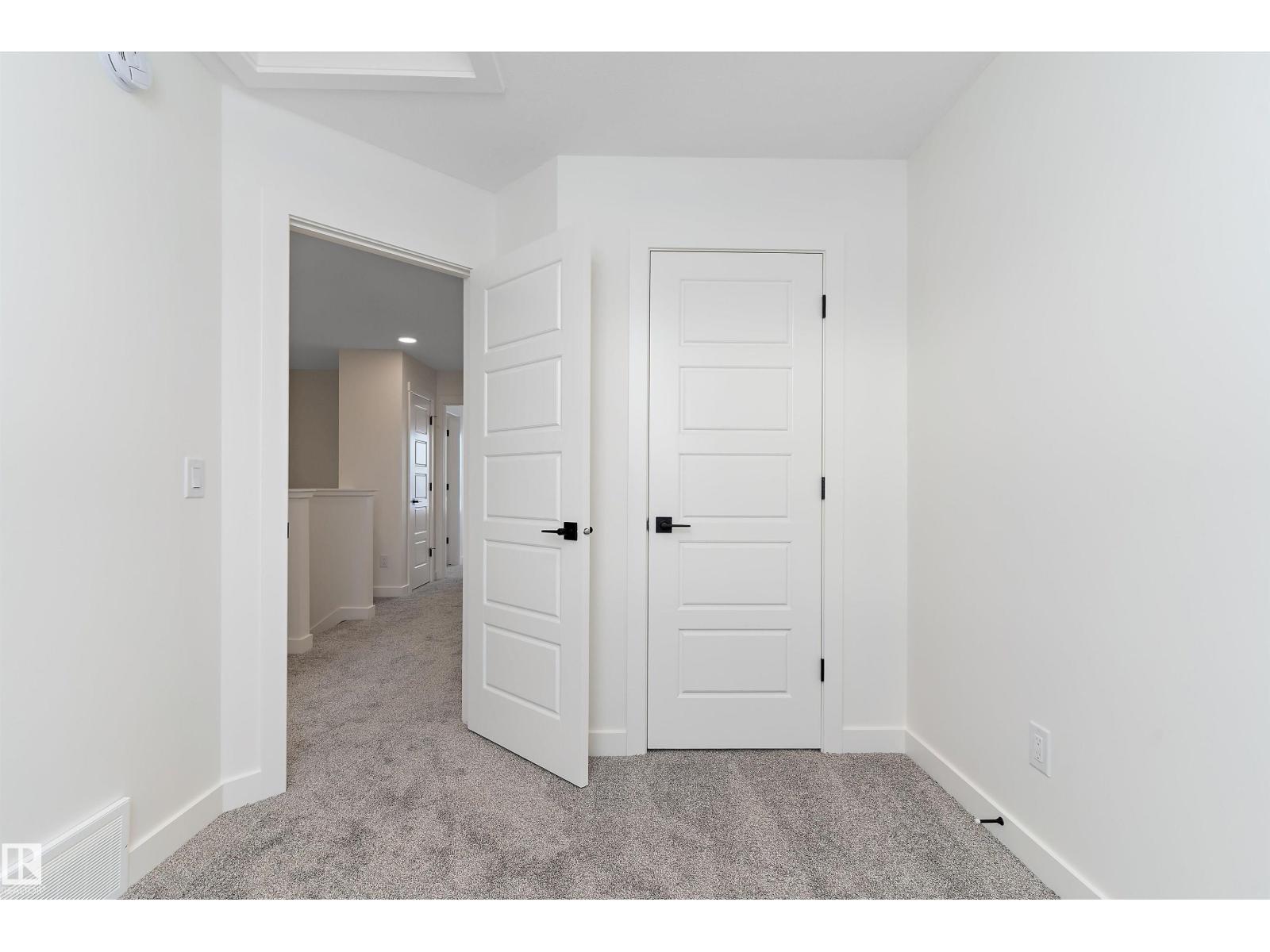 1062 MCLEOD AV, Spruce Grove