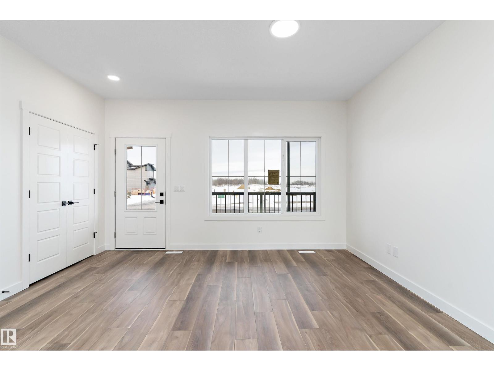 1062 MCLEOD AV, Spruce Grove