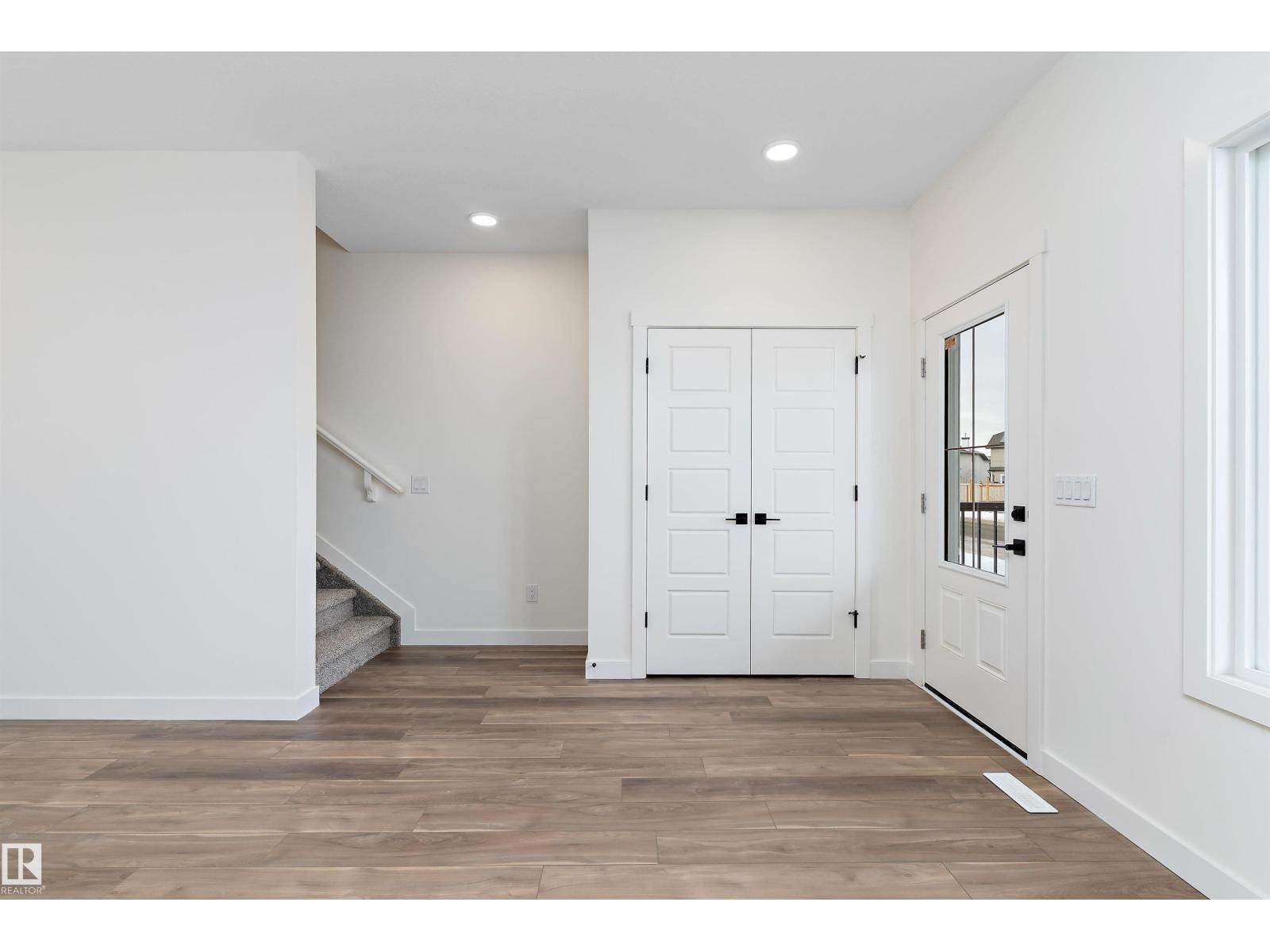 1062 MCLEOD AV, Spruce Grove