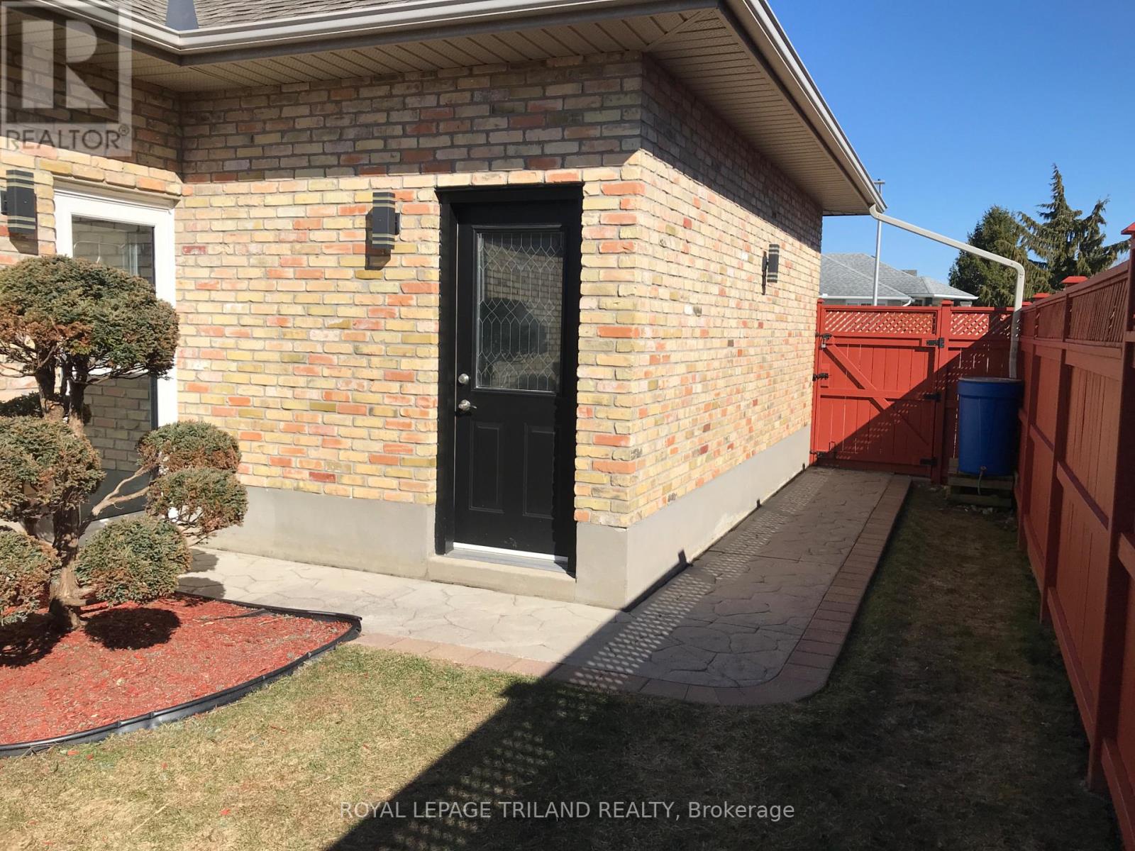 53 EDGEWELL CRESCENT Property Photo