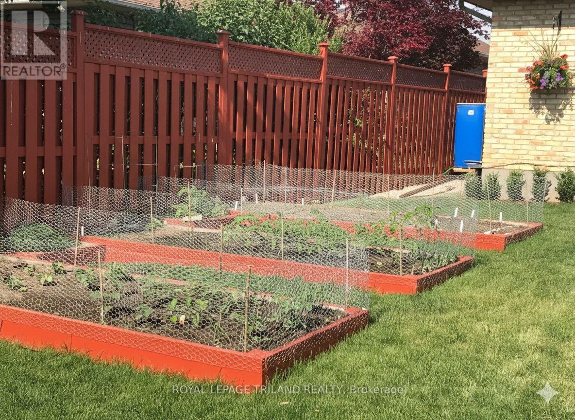 53 EDGEWELL CRESCENT Property Photo