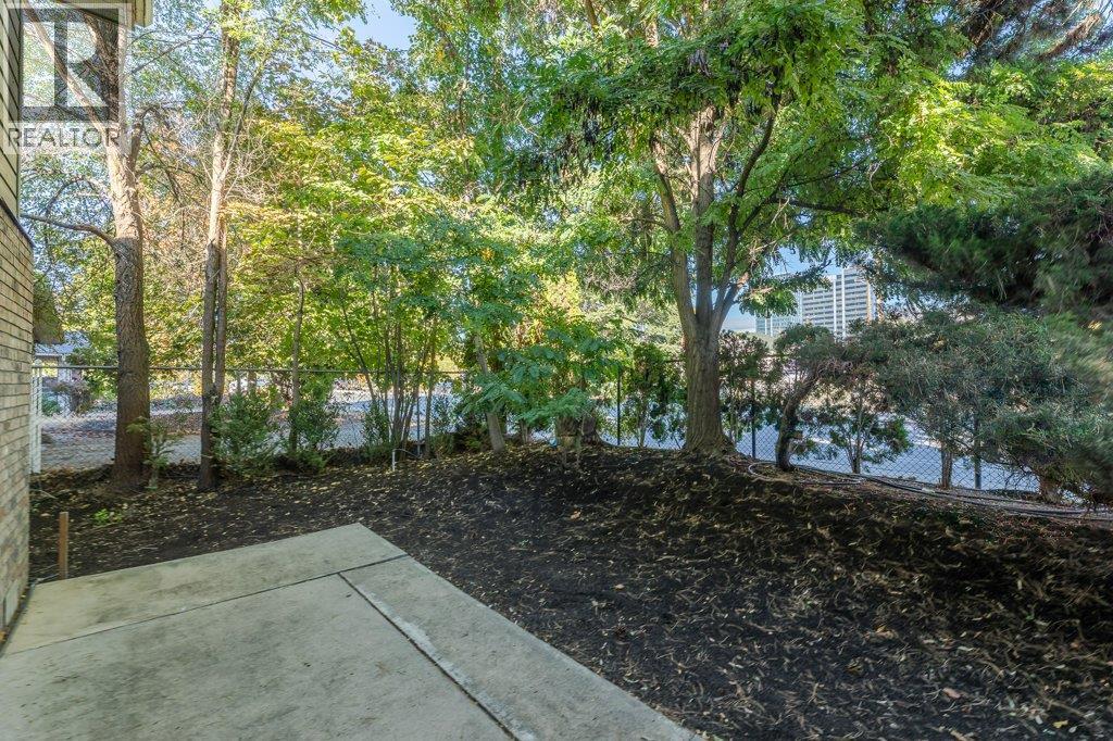 10 1950 Burtch Road, Kelowna