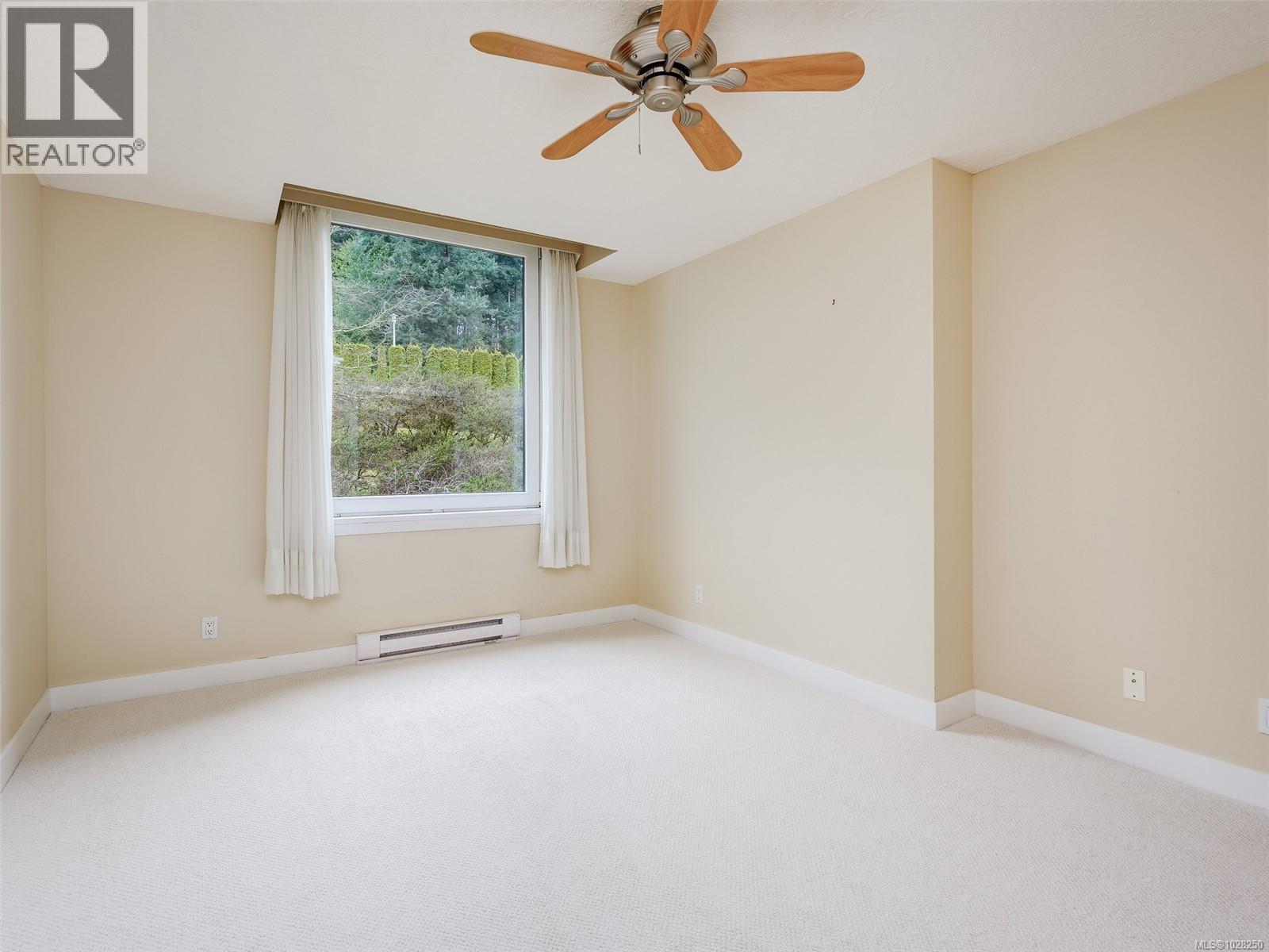 303 5350 Sayward Hill Crescent, Saanich