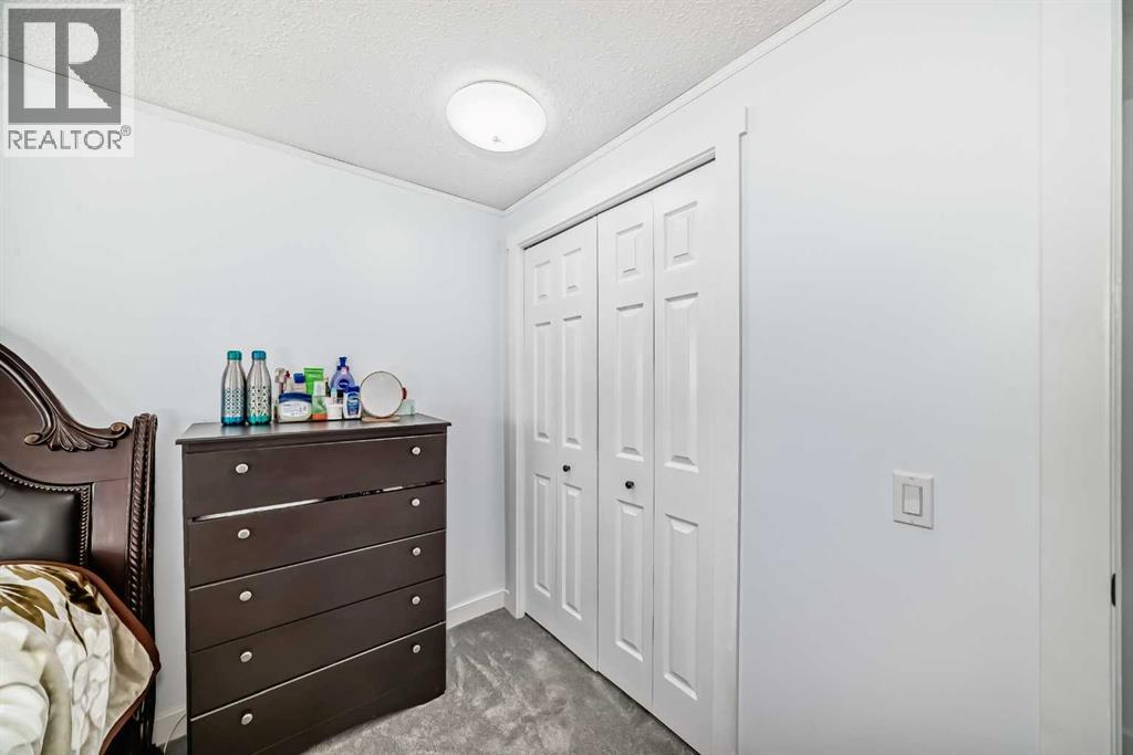 Single Family House 4 Level for Sale in  Whiteridge Way NE Whitehorn Calgary 