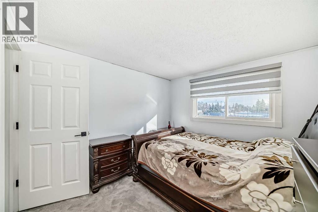 Single Family House 4 Level for Sale in  Whiteridge Way NE Whitehorn Calgary 