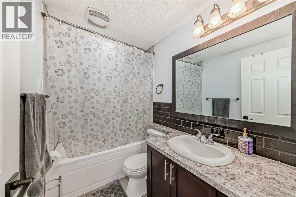 Single Family House 4 Level for Sale in  Whiteridge Way NE Whitehorn Calgary 