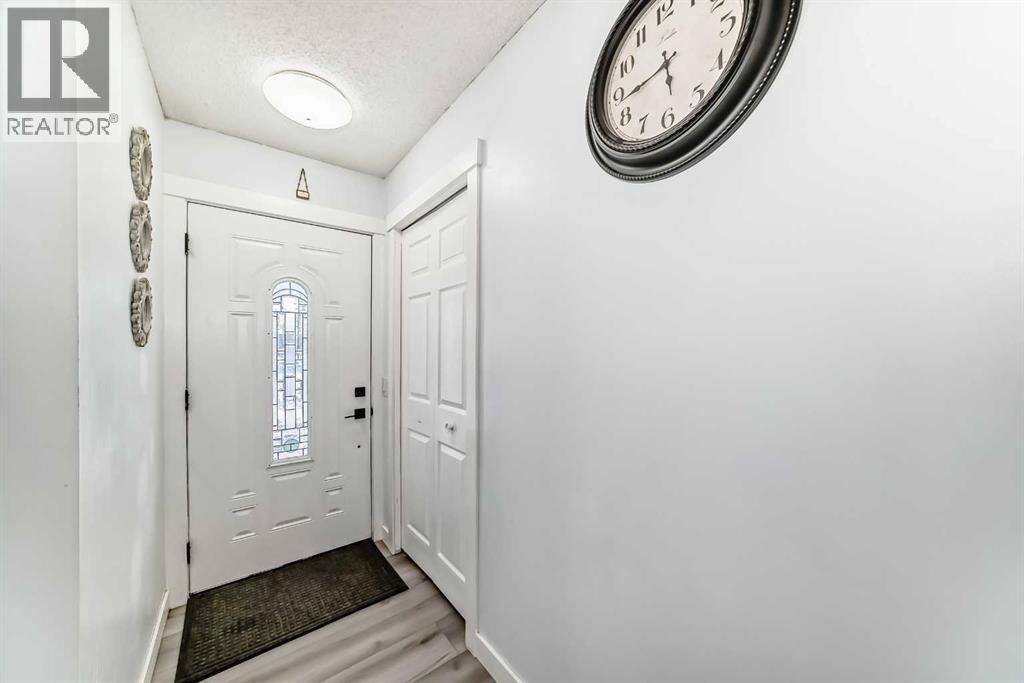 Single Family House 4 Level for Sale in  Whiteridge Way NE Whitehorn Calgary 