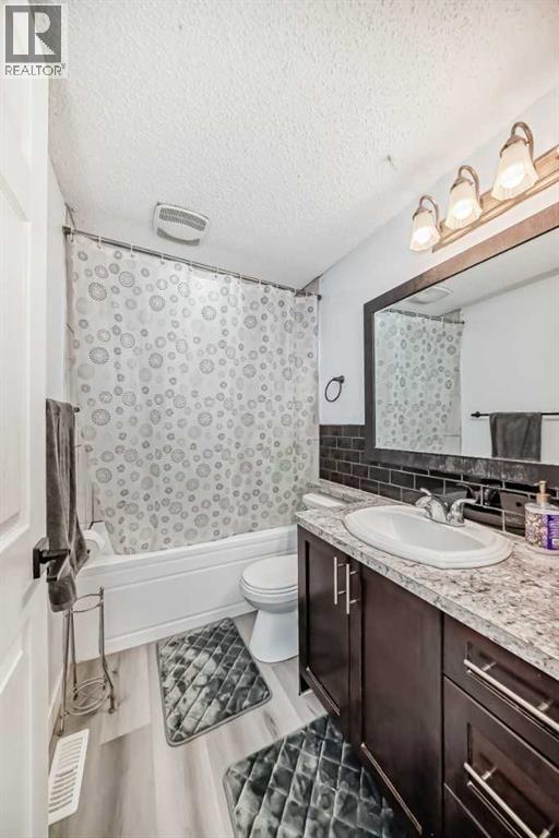 Single Family House 4 Level for Sale in  Whiteridge Way NE Whitehorn Calgary 