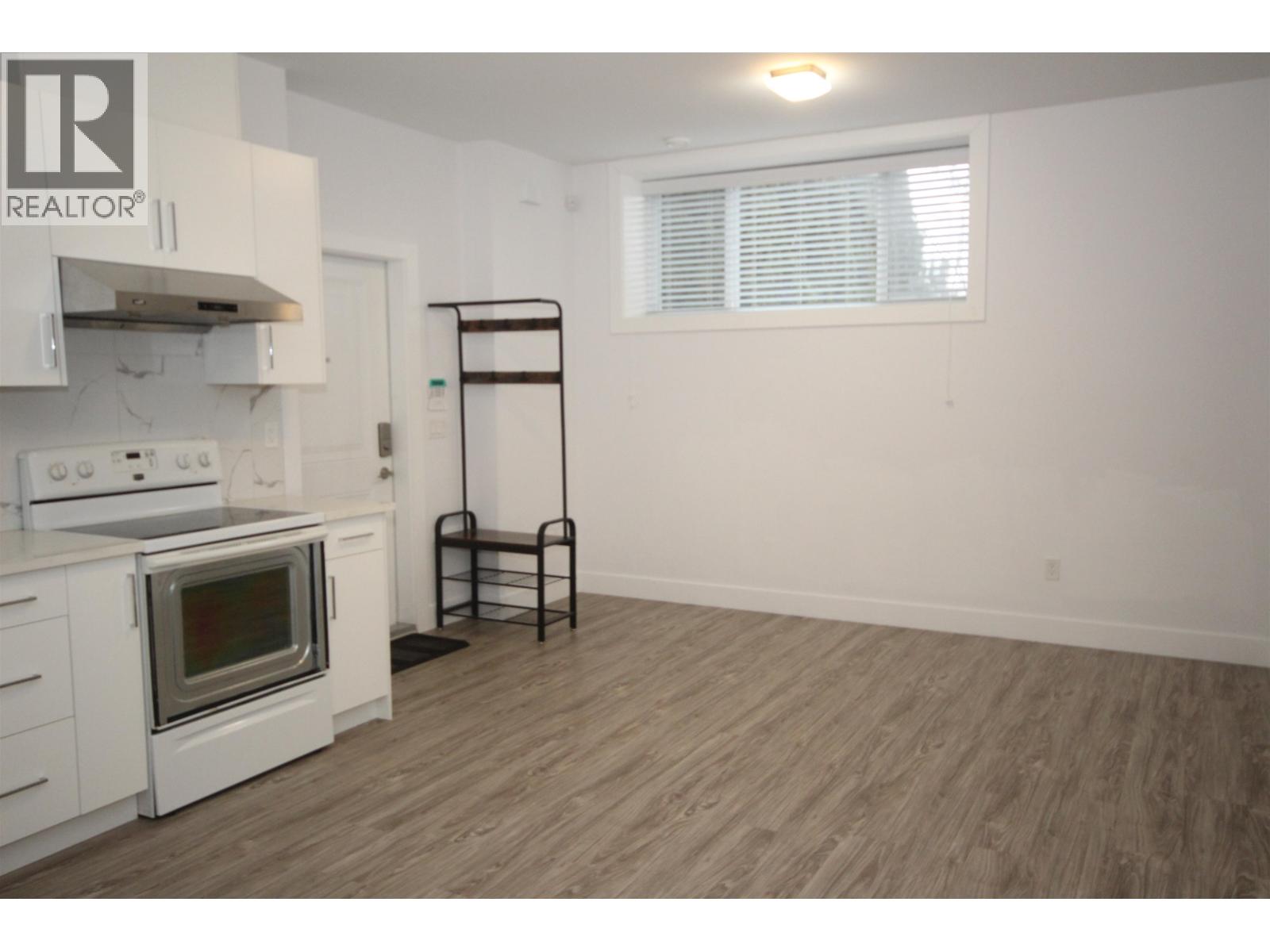 6089 ELGIN Avenue - photo 2