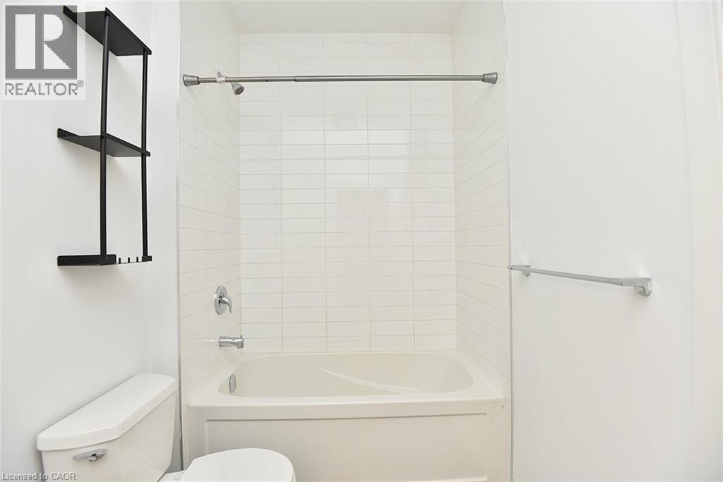 #105 4040 UPPER MIDDLE ROAD - 21