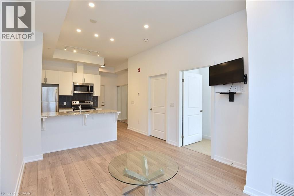 #105 4040 UPPER MIDDLE ROAD - 26