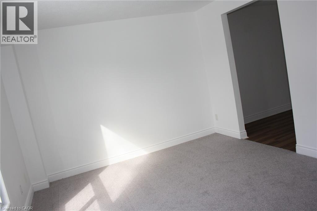 144 SEKURA Crescent - 3