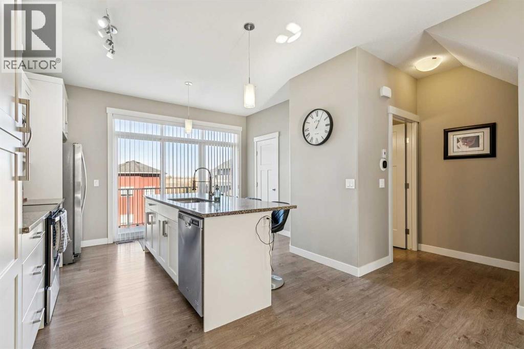 Single Family House for Sale in  Evanston Manor NW Evanston Calgary 