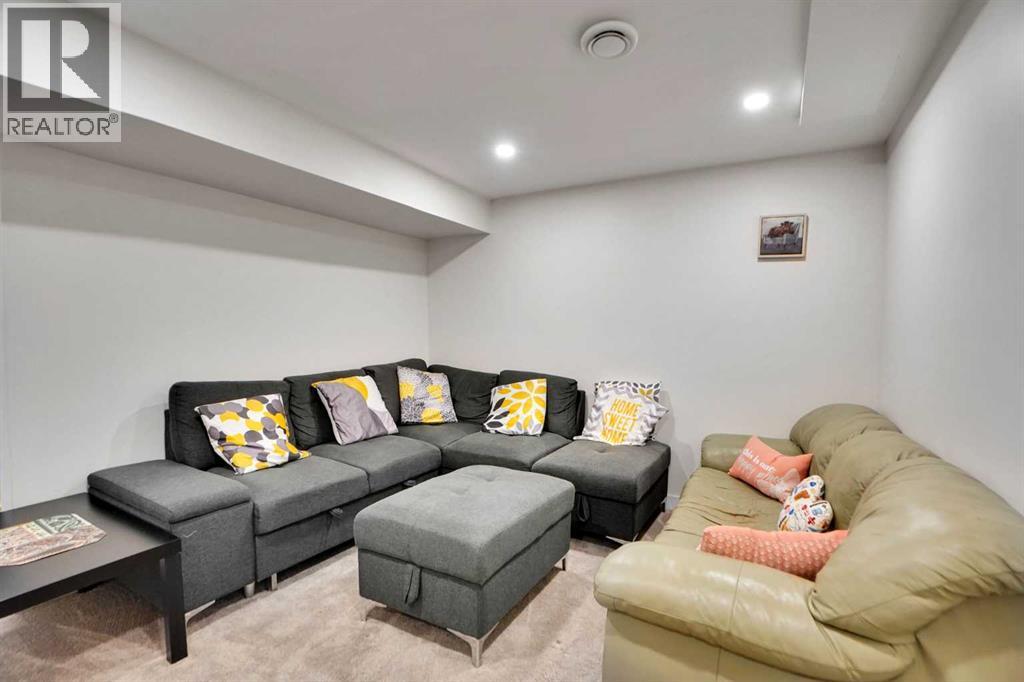 Single Family House for Sale in    Street NE Pineridge Calgary 