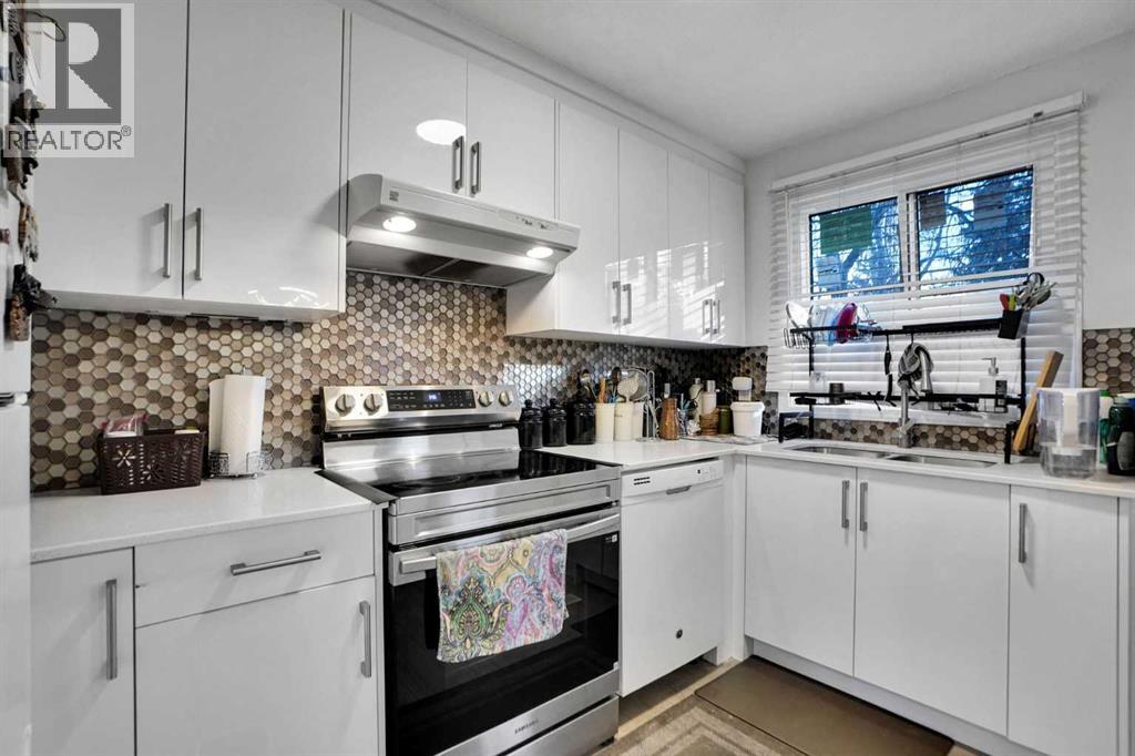 Single Family House for Sale in    Street NE Pineridge Calgary 