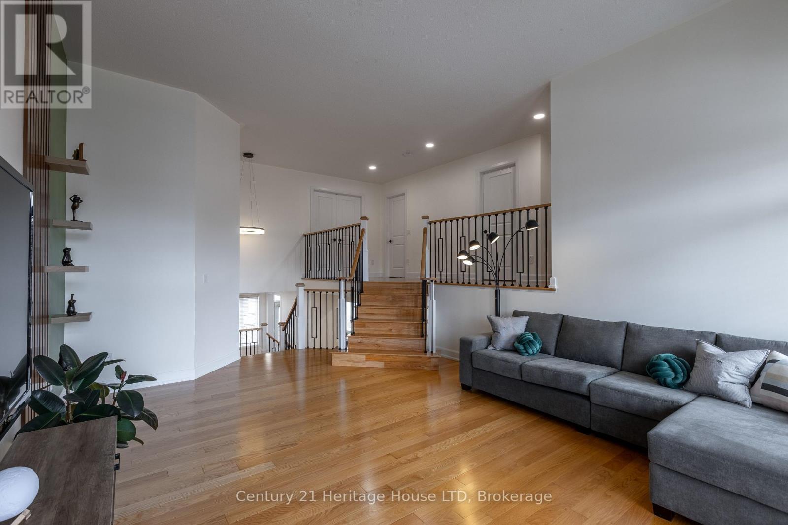 5 JUNEBERRY ROAD - 16