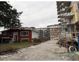 13231 104a Avenue, Surrey, BC V3T1Y6 Photo 9
