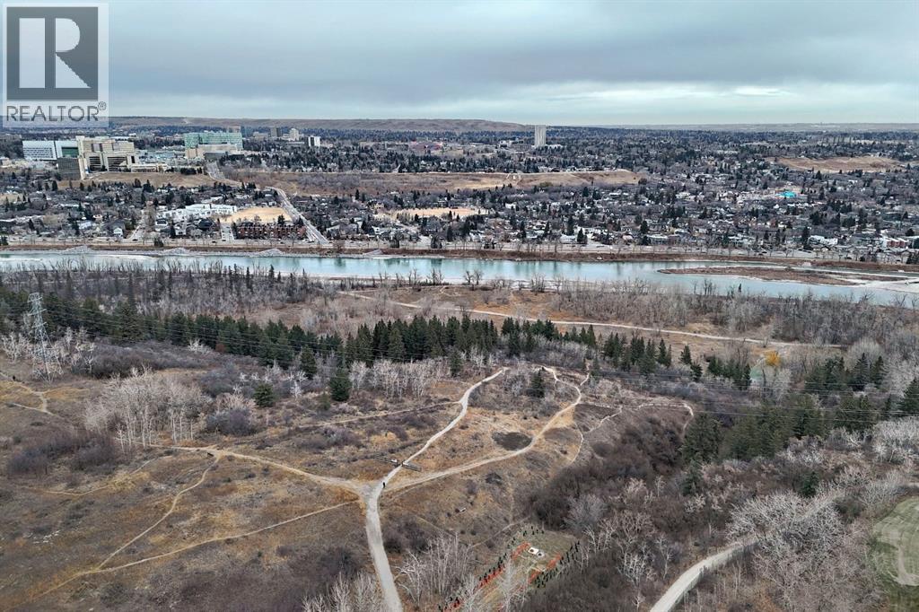Single Family House for Sale in   Hemlock Crescent SW Spruce Cliff Calgary 