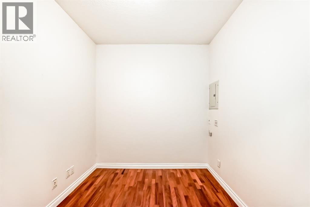 Single Family House for Sale in   Hemlock Crescent SW Spruce Cliff Calgary 