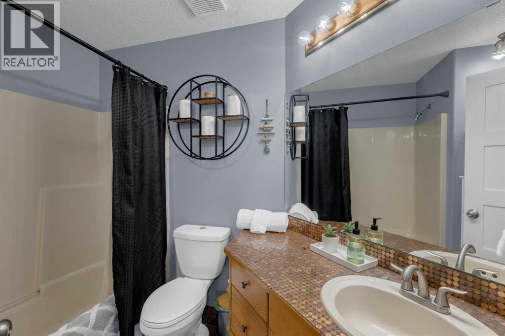 108 West Terrace Bay, Cochrane