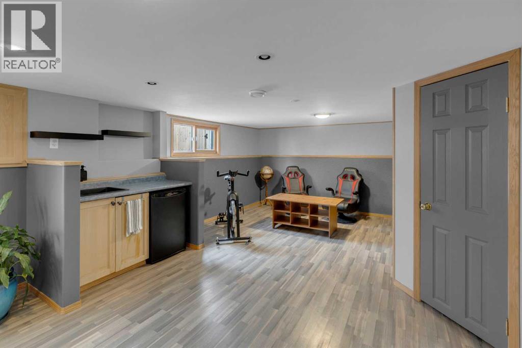 108 West Terrace Bay, Cochrane